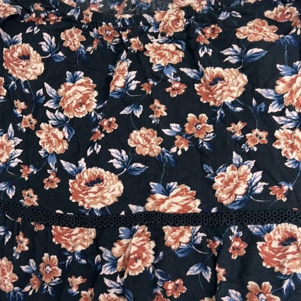 AMERICAN EAGLE FLORAL OFF‎ SHOULDER BLOUSE